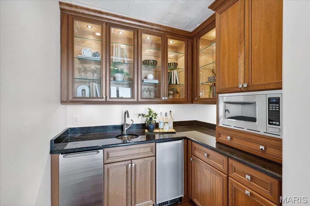 Crescent Condo - Residential