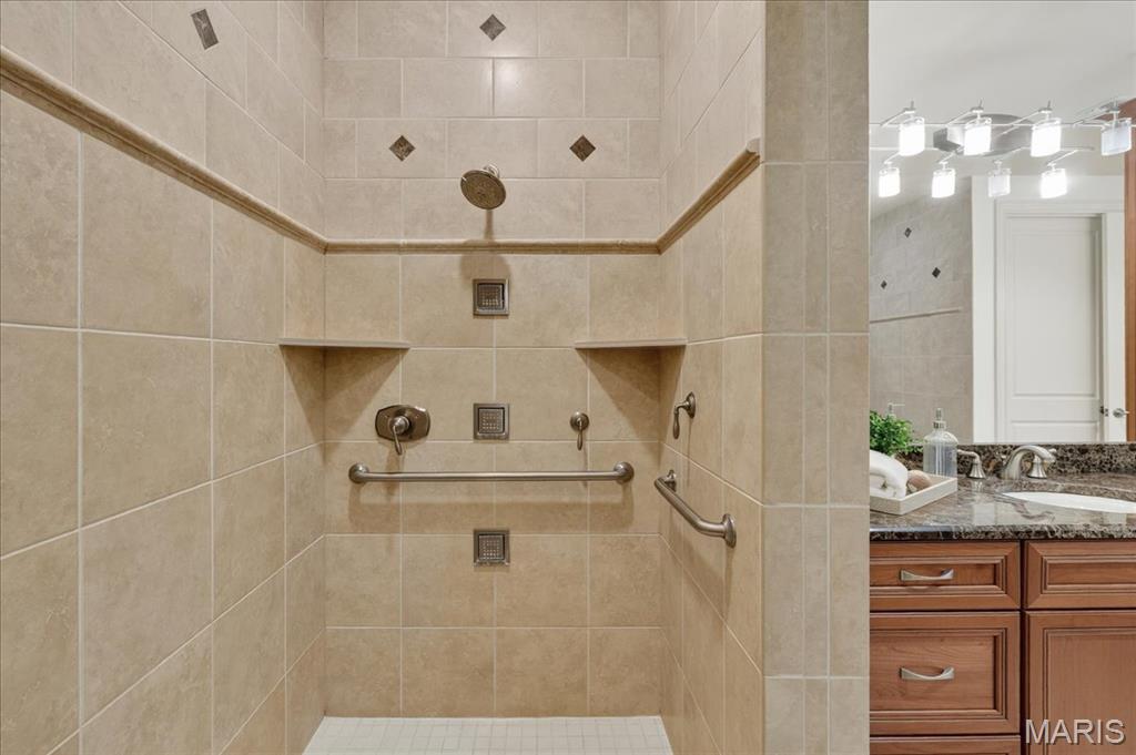 Crescent Condo - Residential