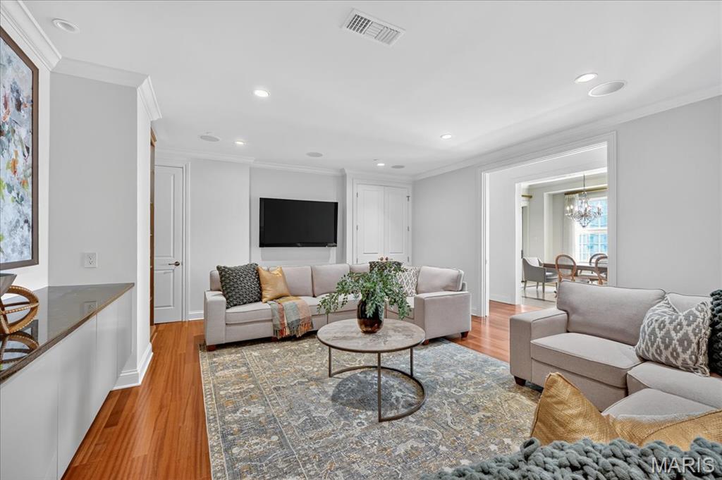 Crescent Condo - Residential