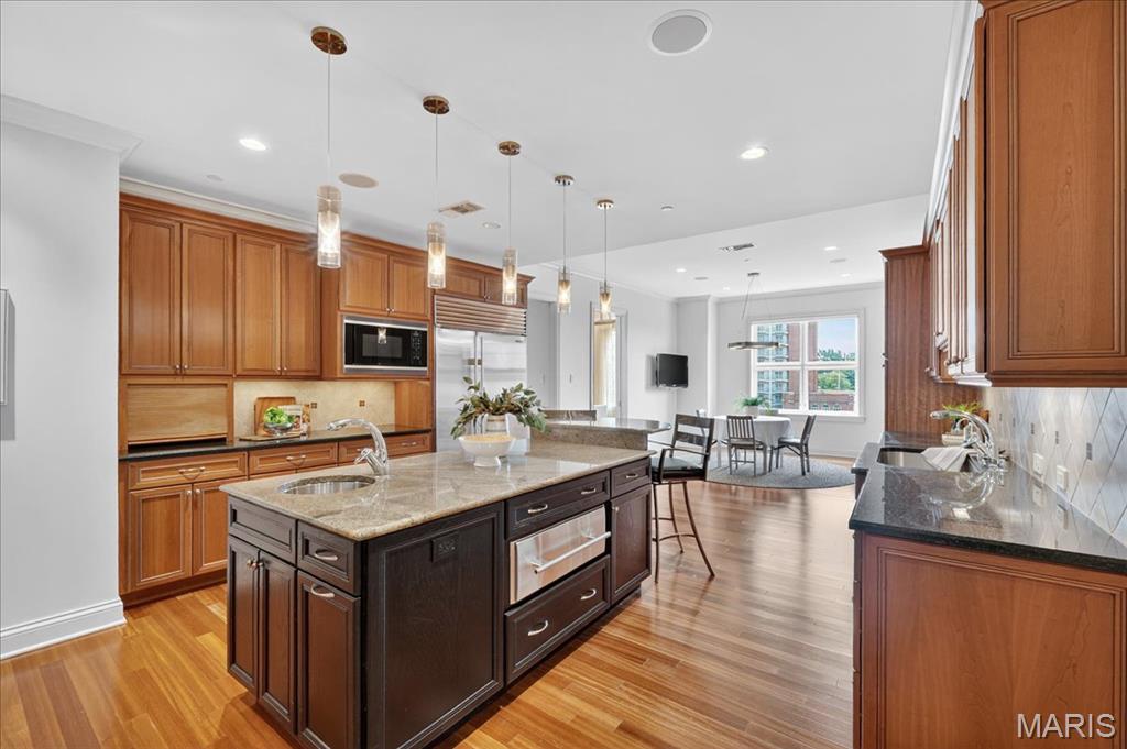 Crescent Condo - Residential