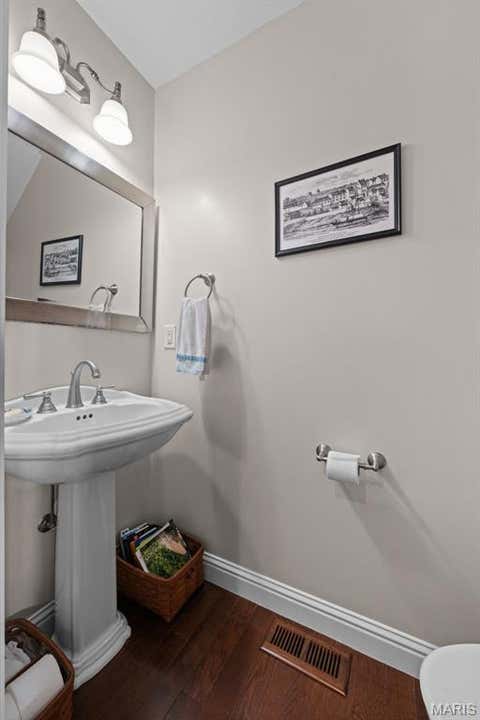 Tiny photo for 332 Newport Avenue, Webster Groves, MO 63119 (MLS # 26038870)
