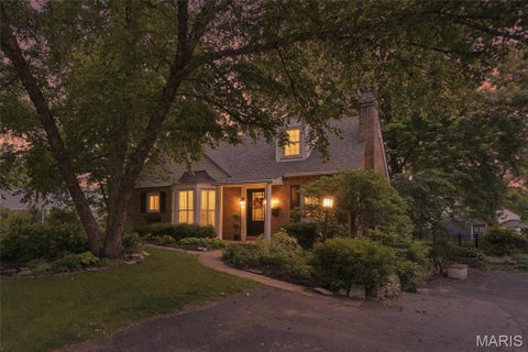Photo of 1439 S Elm Avenue, Webster Groves, MO 63119 (MLS # 26042225)