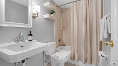 Tiny photo for 1439 S Elm Avenue, Webster Groves, MO 63119 (MLS # 26042225)