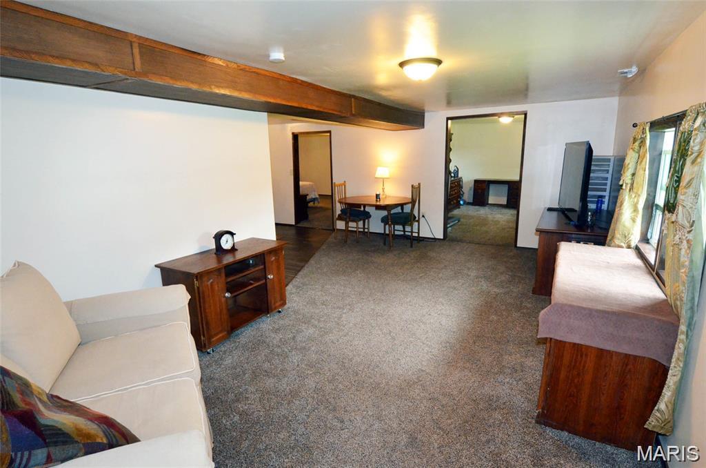 1116 E Springfield Road