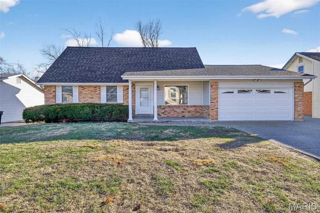 Photo of 6 Dogwood Lane, St Peters, MO 63376 (MLS # 26003508)