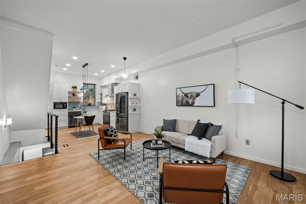 Sianos - Residential