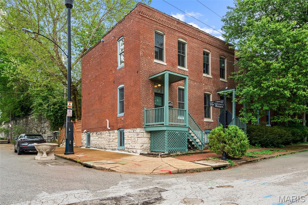 Sianos - Residential