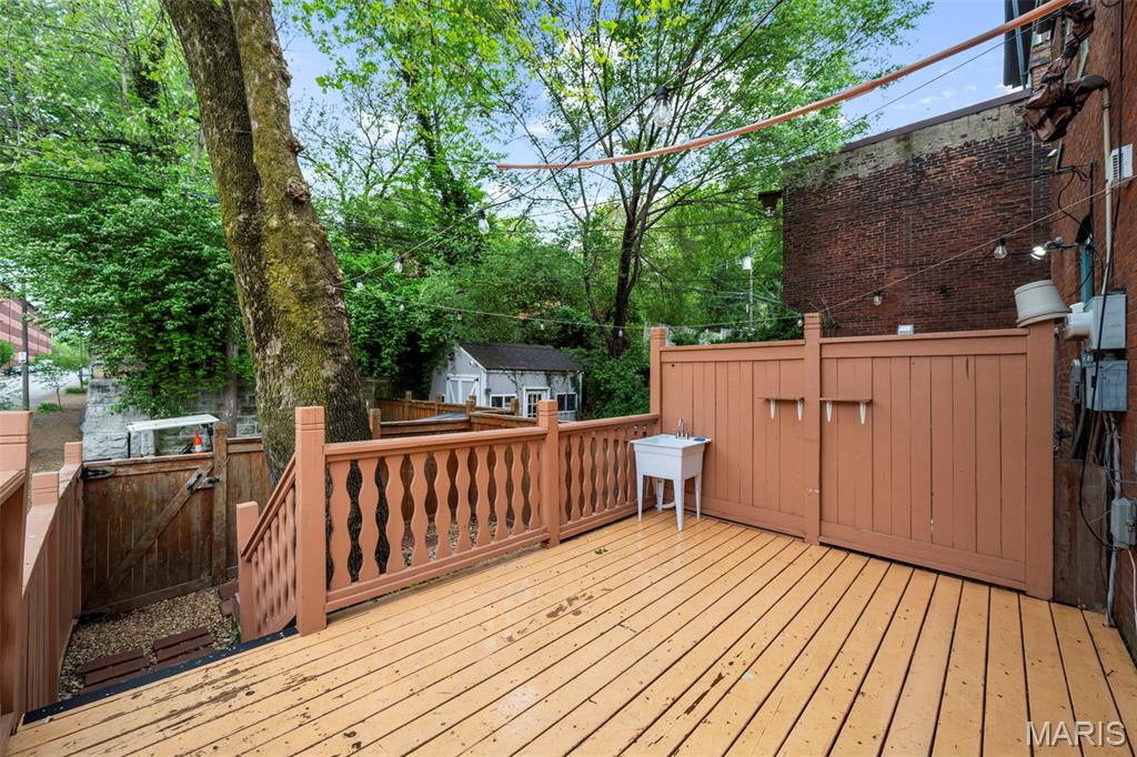 Sianos - Residential