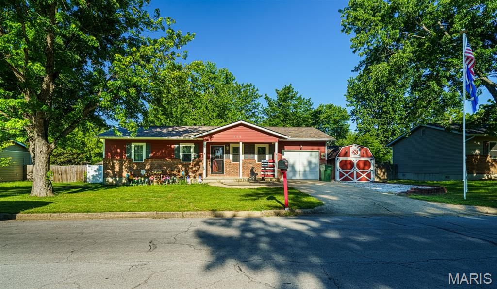 Photo of 206 Brookridge Drive, Rolla, MO 65401 (MLS # 26027942)
