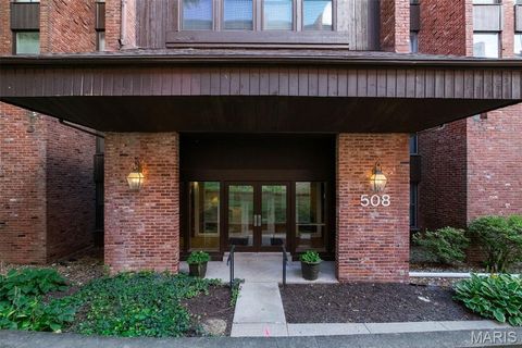 Photo of 508 Coeur De Royale Drive #301, Creve Coeur, MO 63141 (MLS # 25063376)