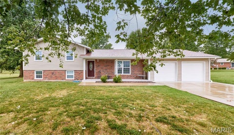 Photo of 105 Sharon Drive, Montgomery City, MO 63361 (MLS # 26057940)