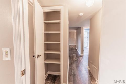 Tiny photo for 590 Sarah Lane #208, Creve Coeur, MO 63141 (MLS # 25076947)