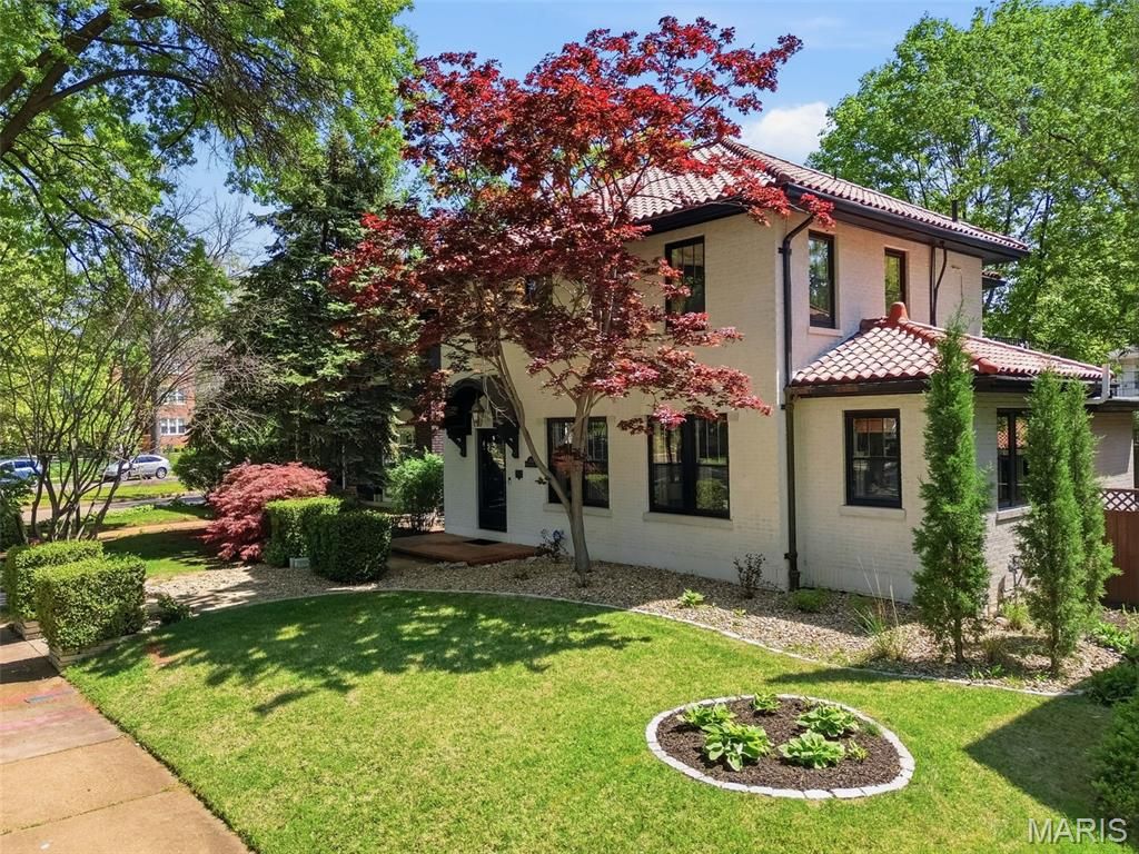 Photo of 444 Melville Avenue, University City, MO 63130 (MLS # 26024415)