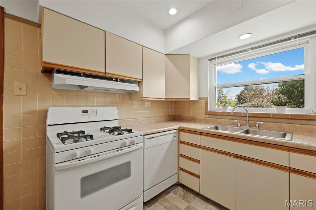 Richford Gardens 3 - Residential