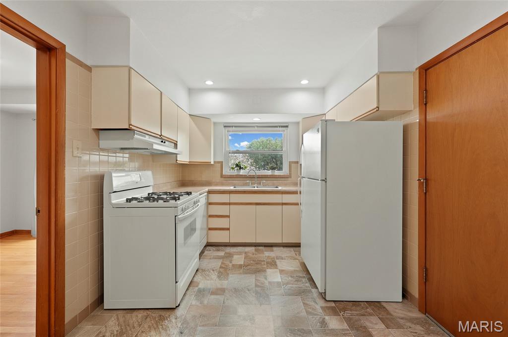 Richford Gardens 3 - Residential