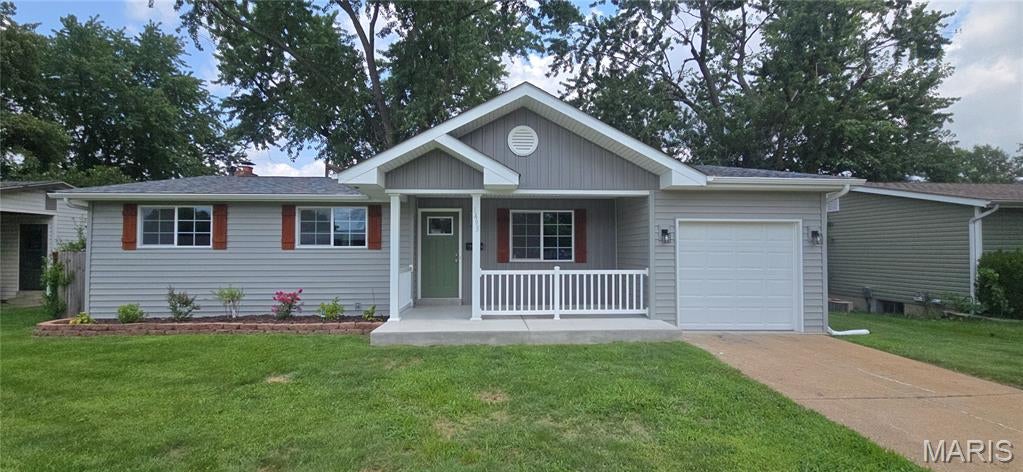 Photo of 1495 Tahoe Drive, Florissant, MO 63031 (MLS # 26042828)