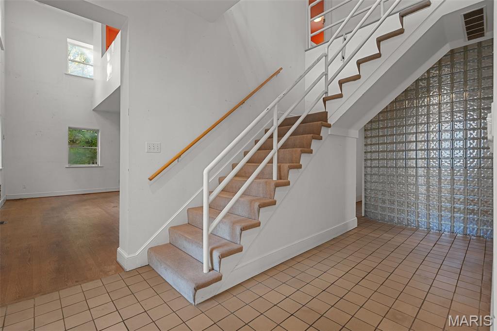 5015 Lindell Boulevard