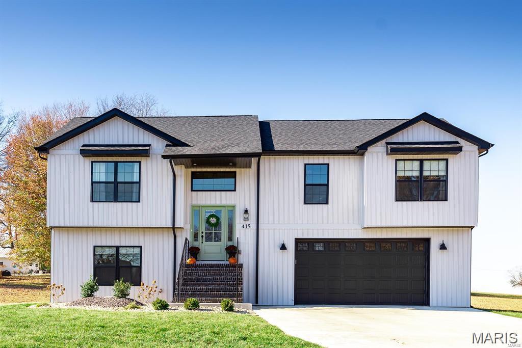 Photo 1 of 10 — 7164 Saint James Road SE, Edwardsville, IL 62025