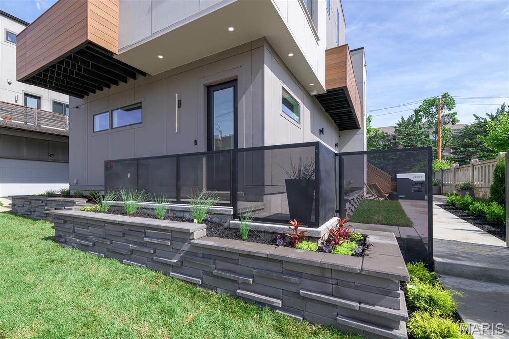 Lafayette & California - Residential