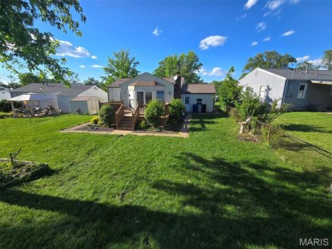 Tiny photo for 10808 Three Court Drive, St Louis, MO 63123 (MLS # 26030513)