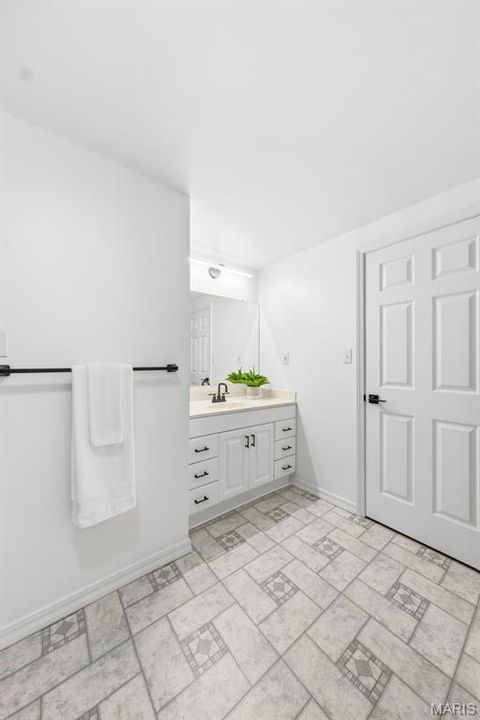 Tiny photo for 655 Old Riverwoods Lane, Chesterfield, MO 63017 (MLS # 26033129)