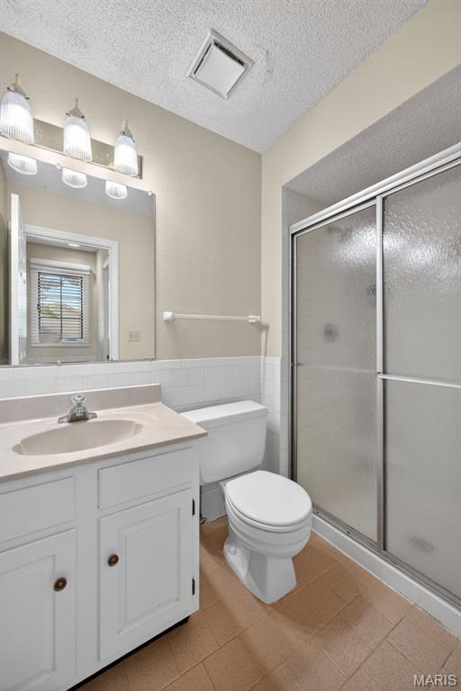 Woodlake Village Condo 4 - Residential
