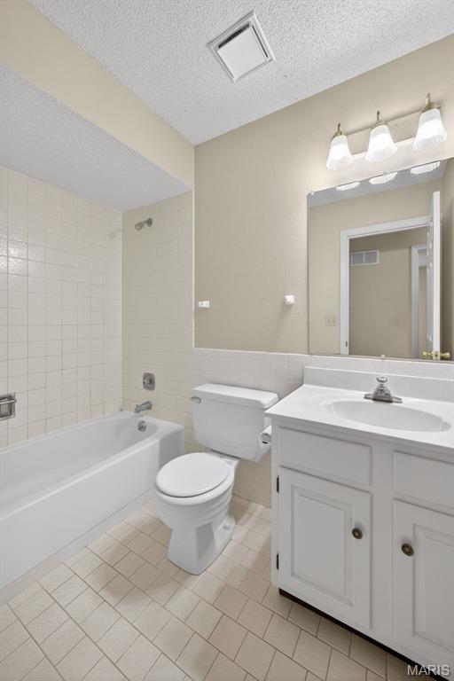 Woodlake Village Condo 4 - Residential
