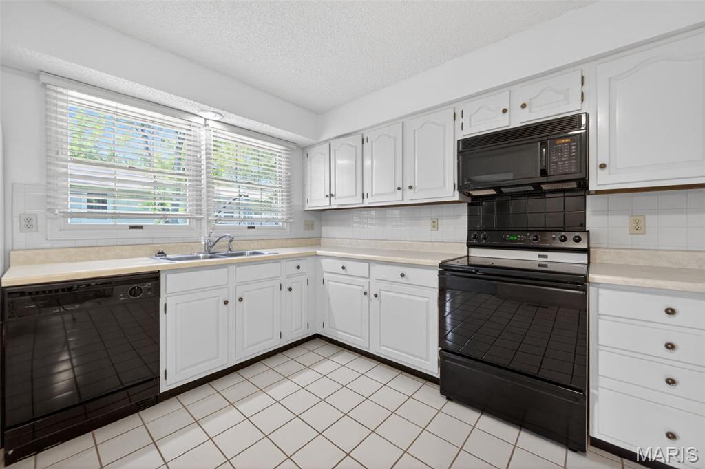 Woodlake Village Condo 4 - Residential