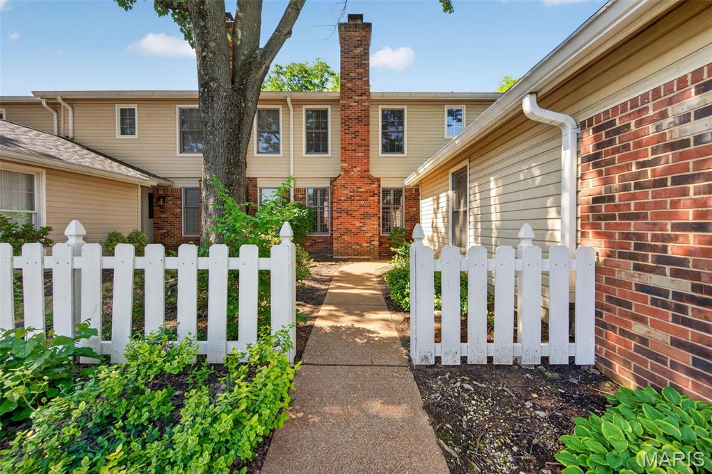 Woodlake Village Condo 4 - Residential