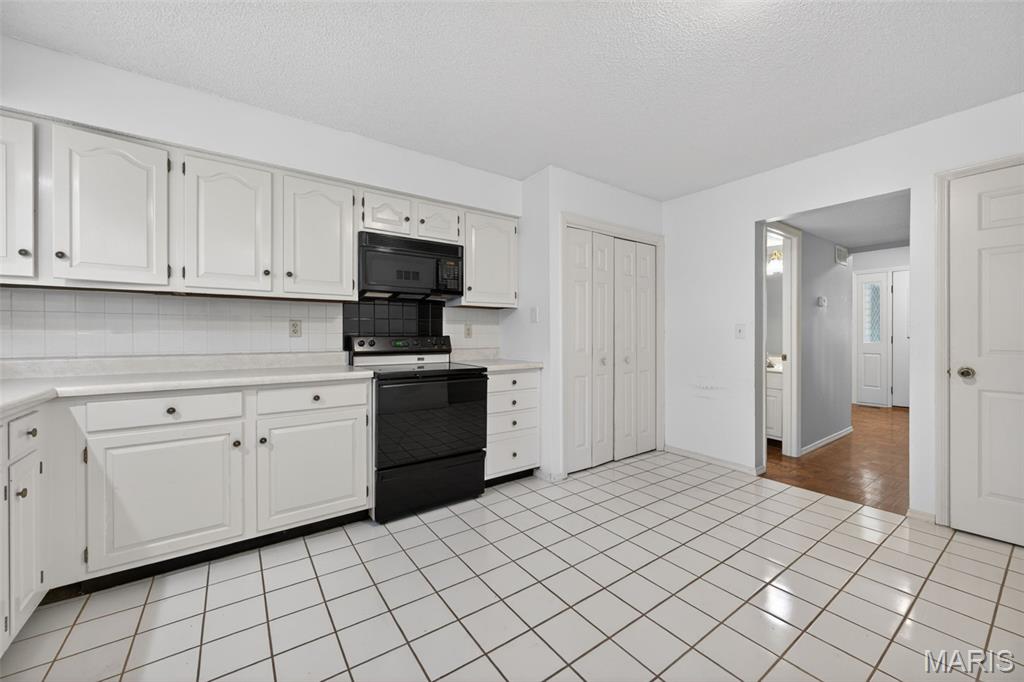 Woodlake Village Condo 4 - Residential
