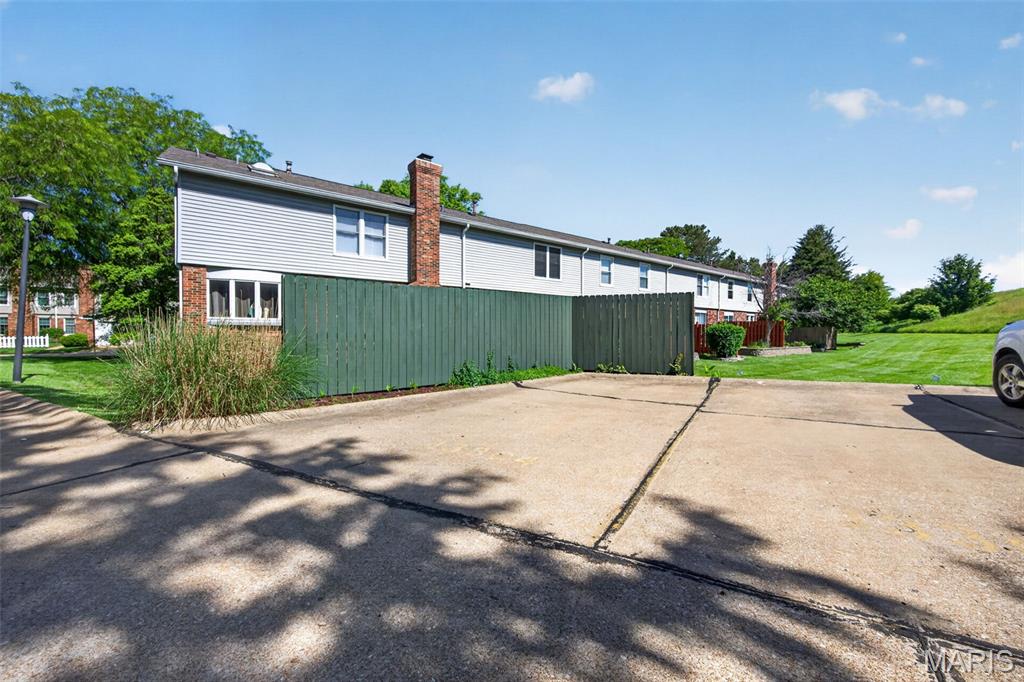 Woodlake Village Condo 4 - Residential