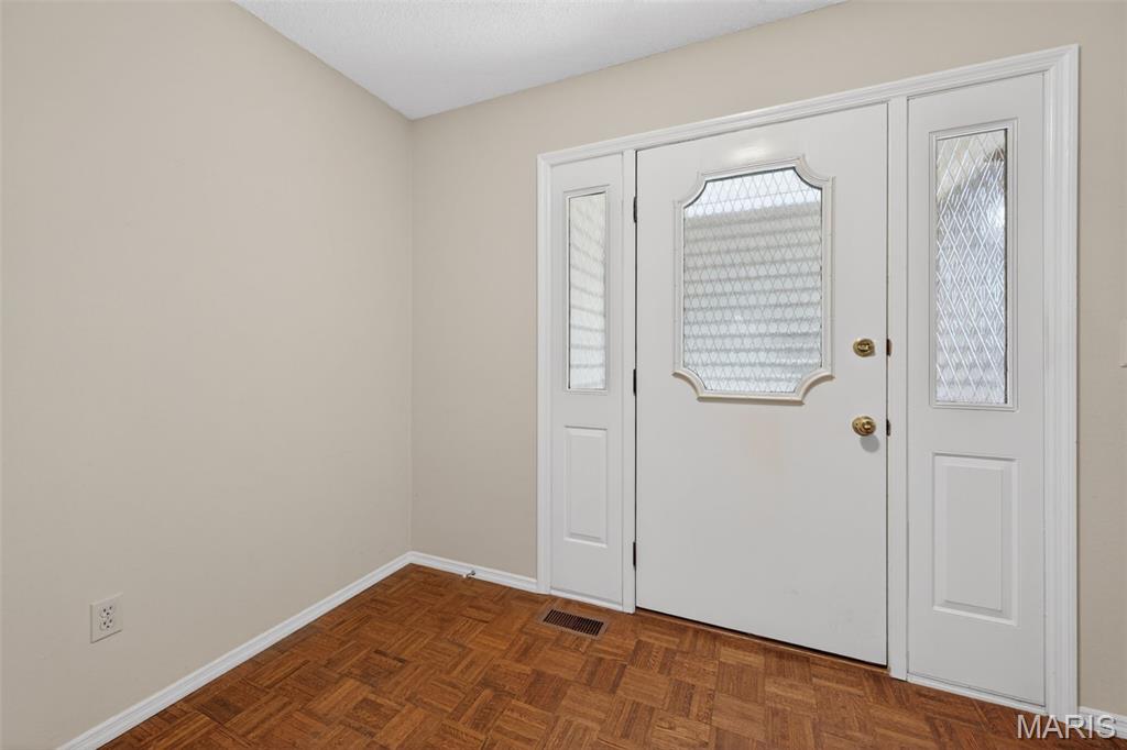 Woodlake Village Condo 4 - Residential