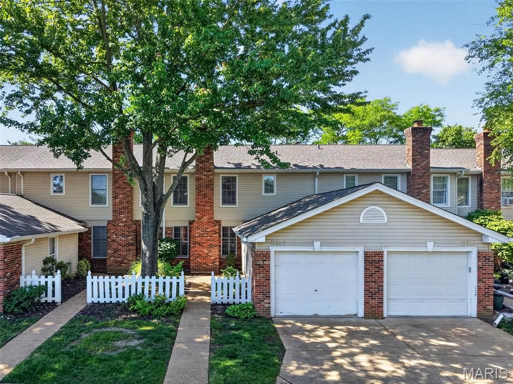Photo of 13304 Streamwood Drive, St Louis, MO 63141 (MLS # 26029420)