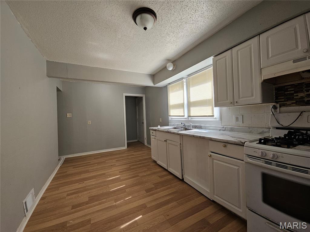 West Walnut Manor - Residential Income