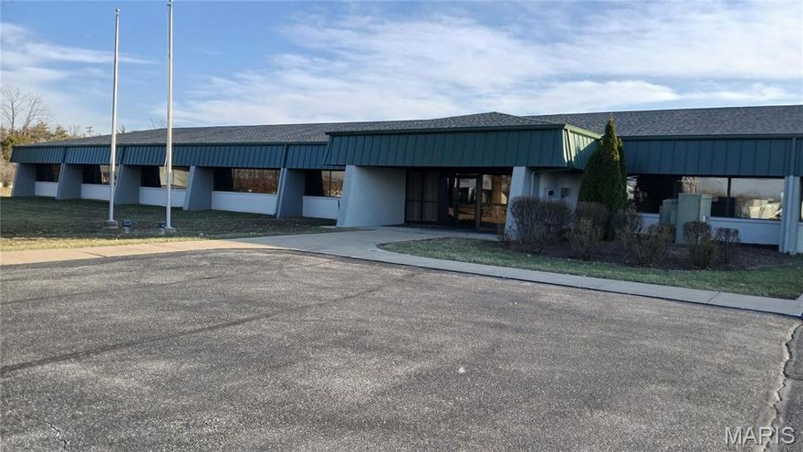 Listing price is per sq.ft. for a NNN lease. Approximately 18,000 sq.ft. office building available for immediate occupancy.  Private offices, multiple open workspace areas, conference rooms.  Ample parking.  Flexibility.