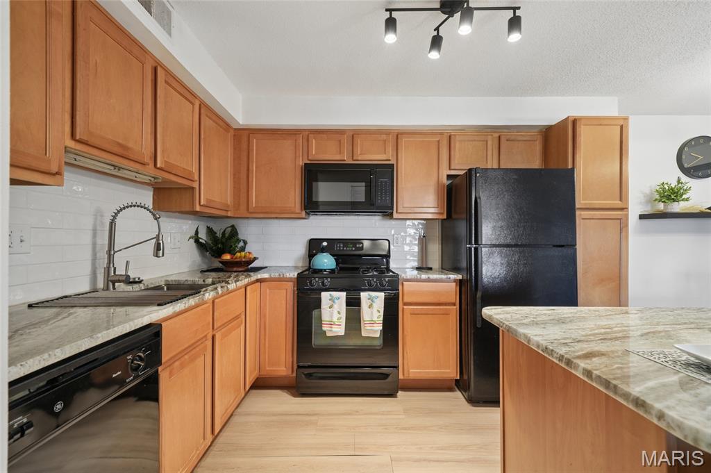 Queen Anne Condo - Residential