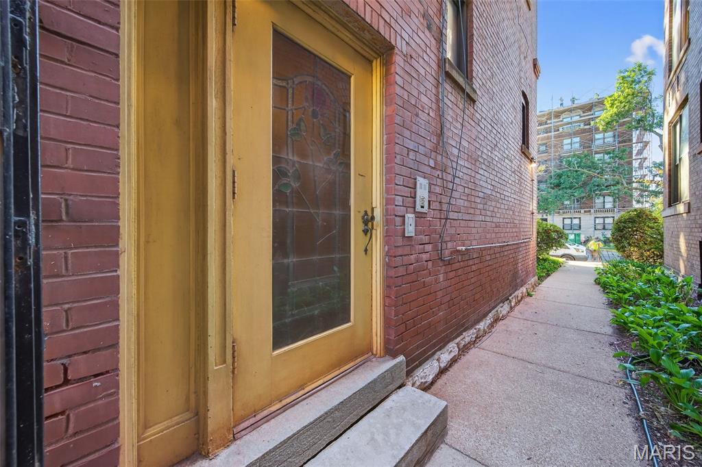 Waterman-Pershing 09 01 F - Residential