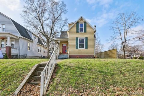 Photo of 414 Wabash Avenue, Belleville, IL 62220 (MLS # 25082438)