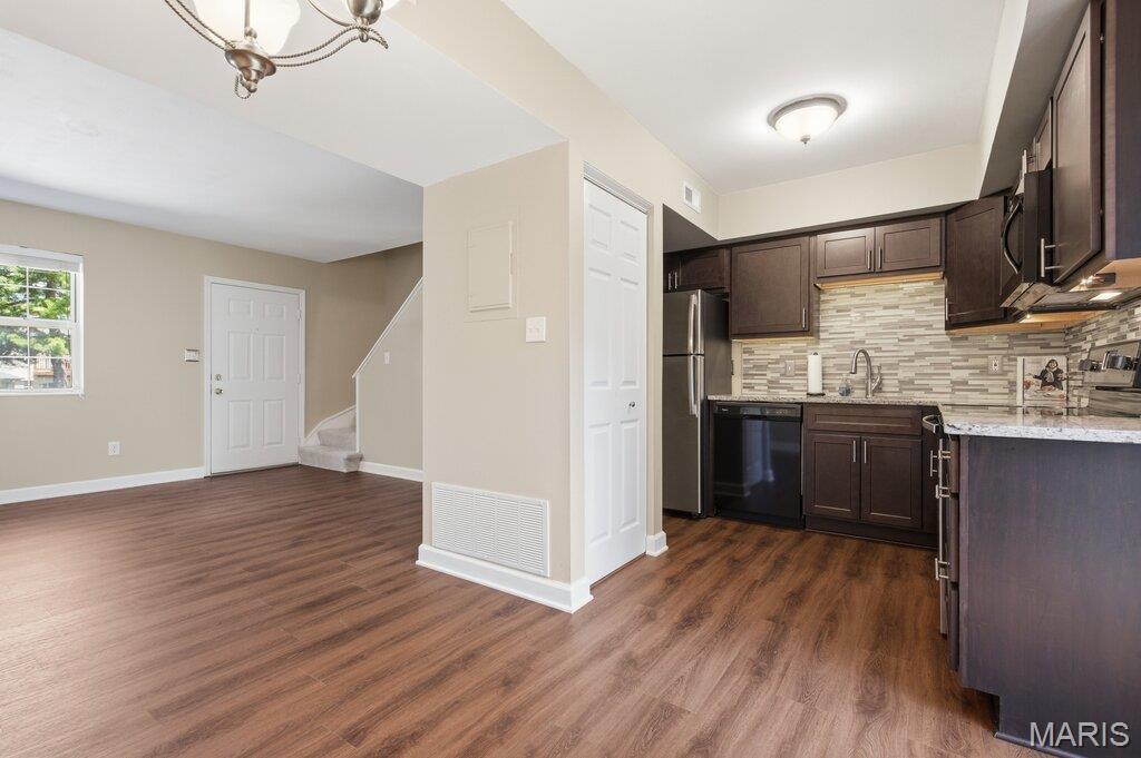 Brentwood Forest Condo Ph Nine - Residential