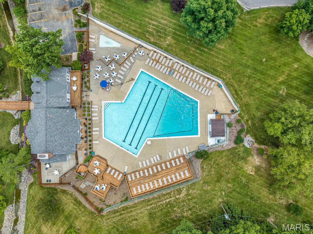 Brentwood Forest Condo Ph Nine - Residential