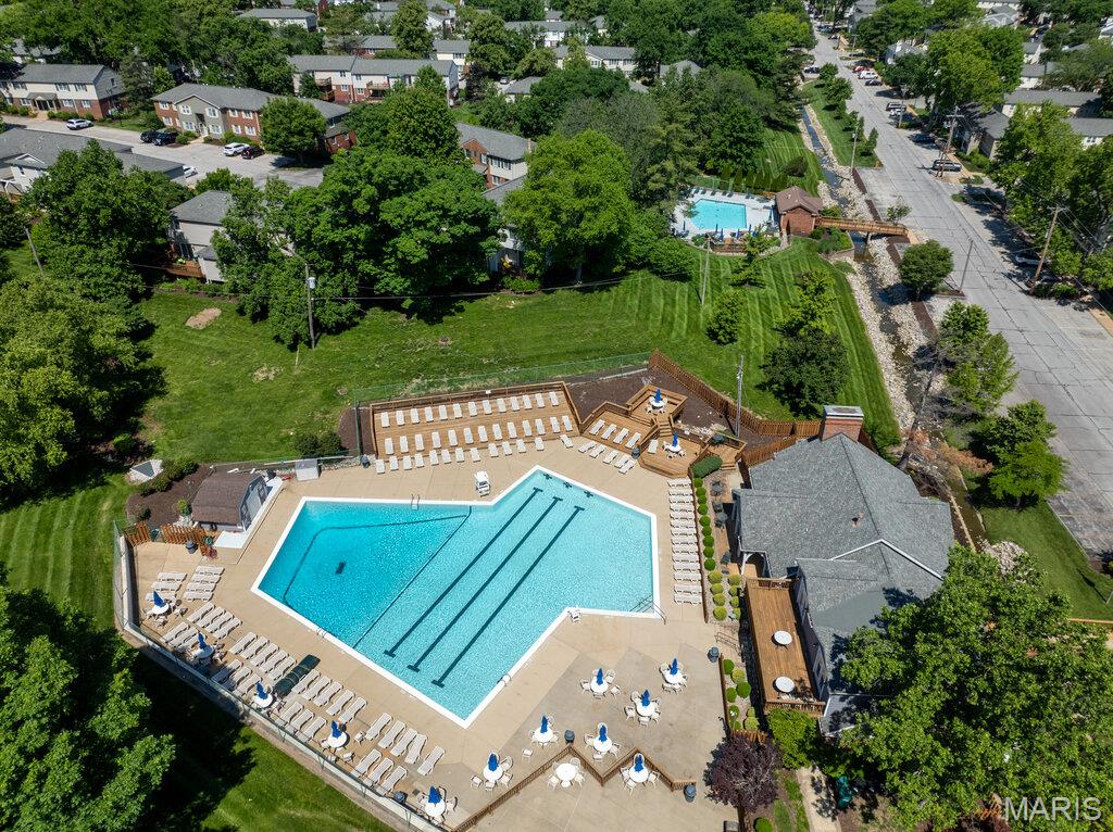 Brentwood Forest Condo Ph Nine - Residential