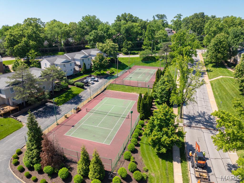 Brentwood Forest Condo Ph Nine - Residential