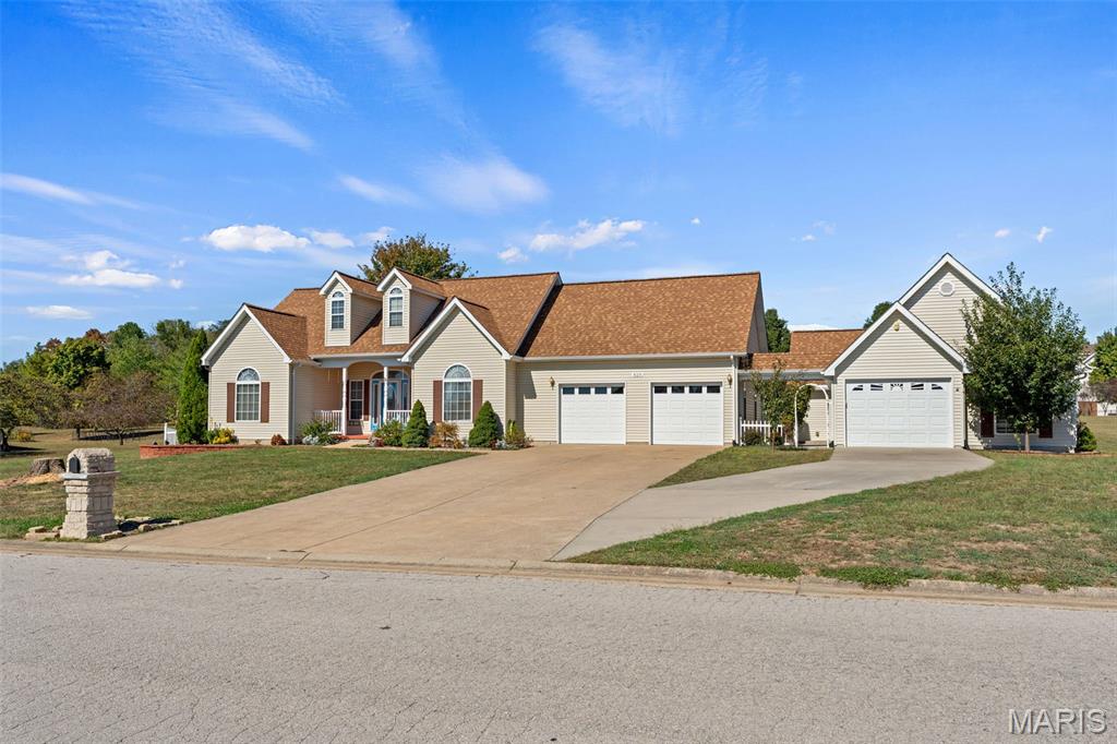 829 Oakmont Lane