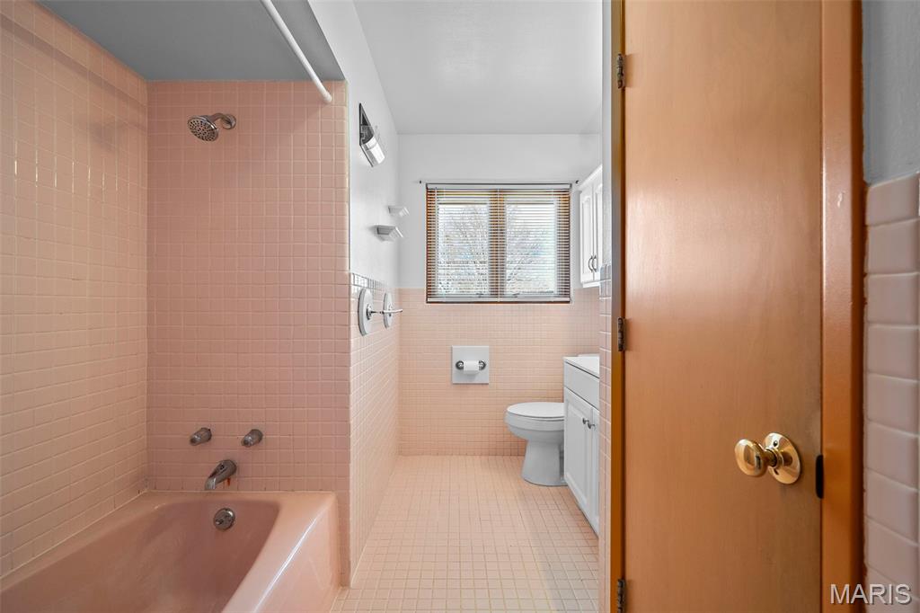 Heege Court - Residential