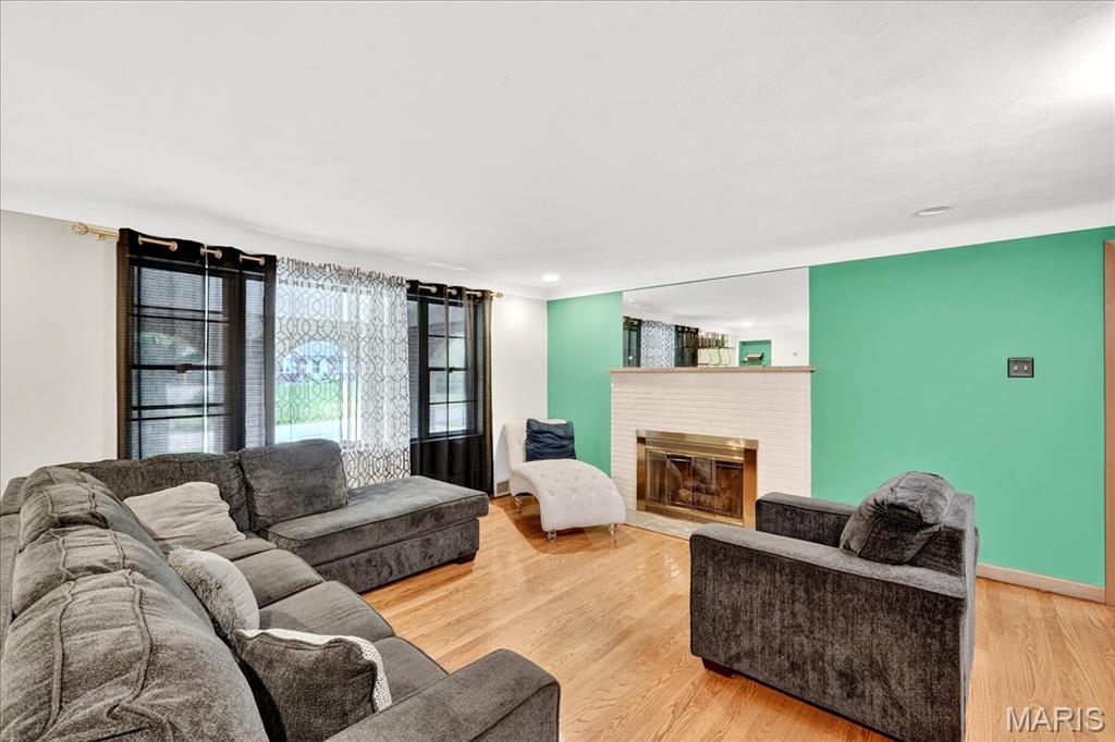 St Louis, Missouri 63138, United States, 2 Bedrooms Bedrooms, ,2 BathroomsBathrooms,Residential,Active,203403