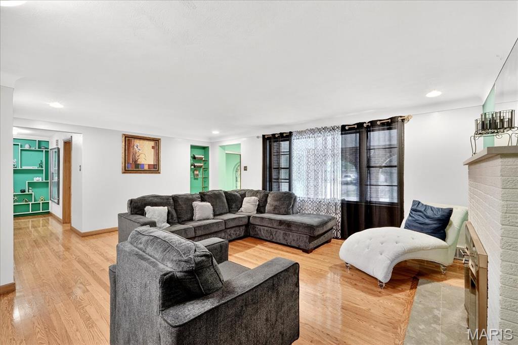 St Louis, Missouri 63138, United States, 2 Bedrooms Bedrooms, ,2 BathroomsBathrooms,Residential,Active,203403