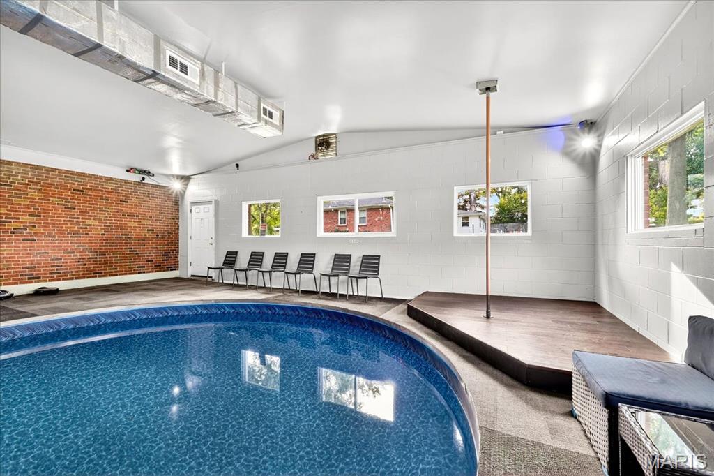 St Louis, Missouri 63138, United States, 2 Bedrooms Bedrooms, ,2 BathroomsBathrooms,Residential,Active,203403