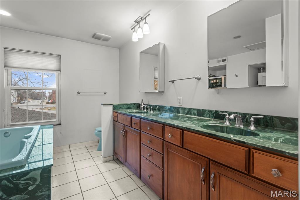 Riverton Homes Condo - Residential