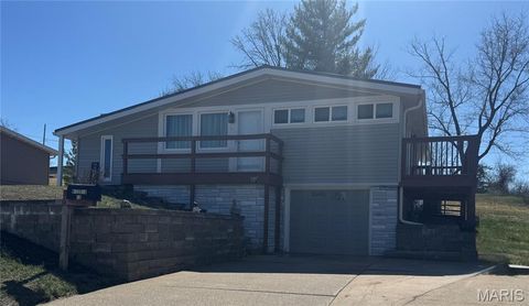 Photo of 10 Ridgewood Drive, Hannibal, MO 63401 (MLS # 26015123)