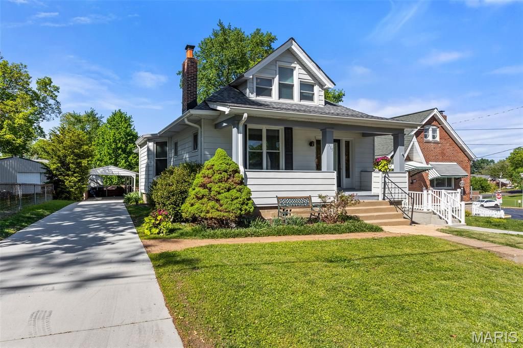 Photo of 7515 Lansdowne Avenue, Shrewsbury, MO 63119 (MLS # 26024698)
